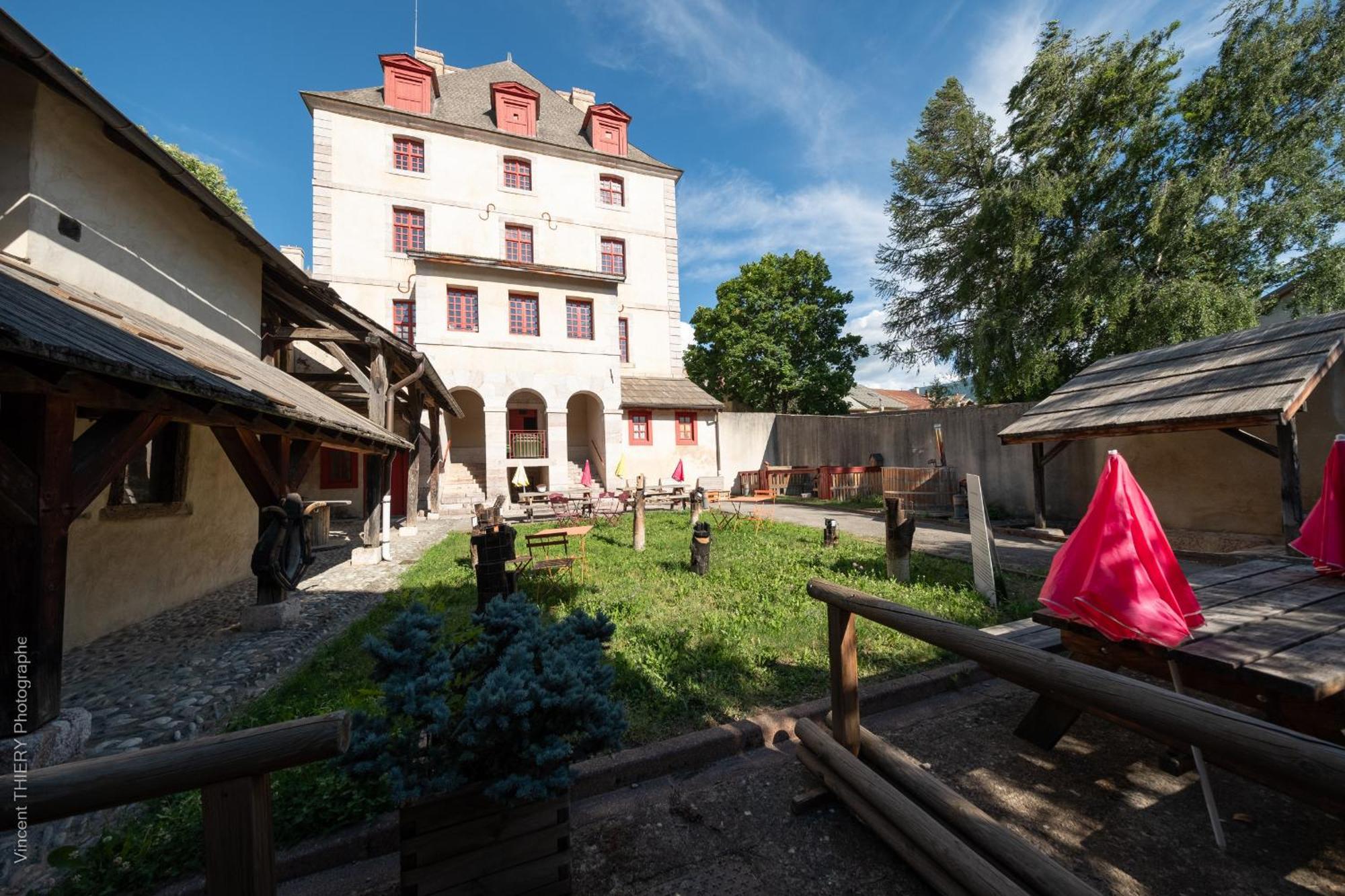 Aparthotel Le Pavillon Des Officiers Mont-Dauphin Exteriér fotografie