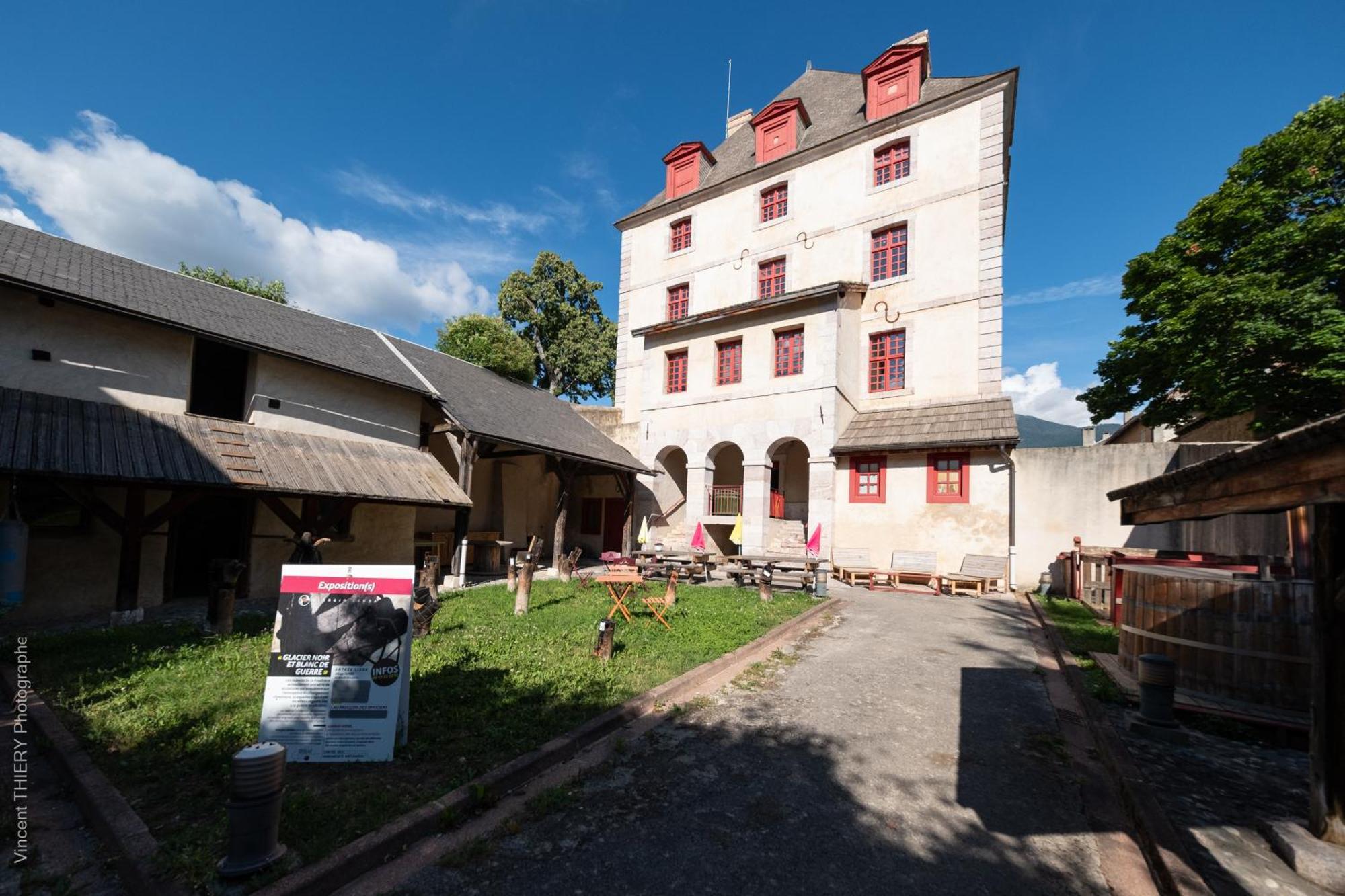 Aparthotel Le Pavillon Des Officiers Mont-Dauphin Exteriér fotografie