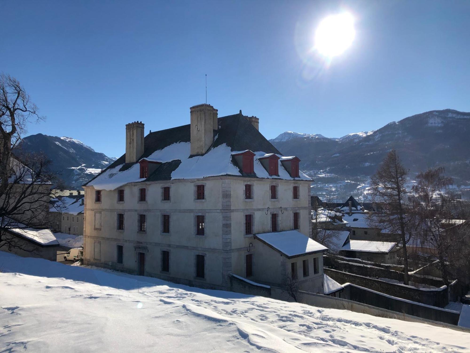 Aparthotel Le Pavillon Des Officiers Mont-Dauphin Exteriér fotografie