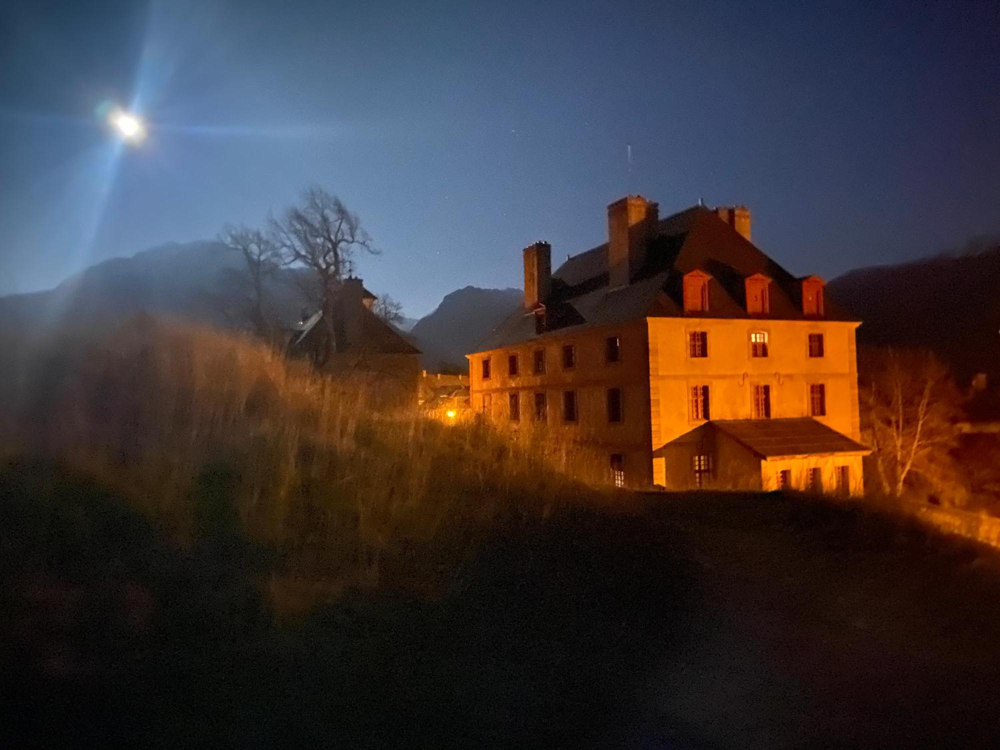 Aparthotel Le Pavillon Des Officiers Mont-Dauphin Exteriér fotografie